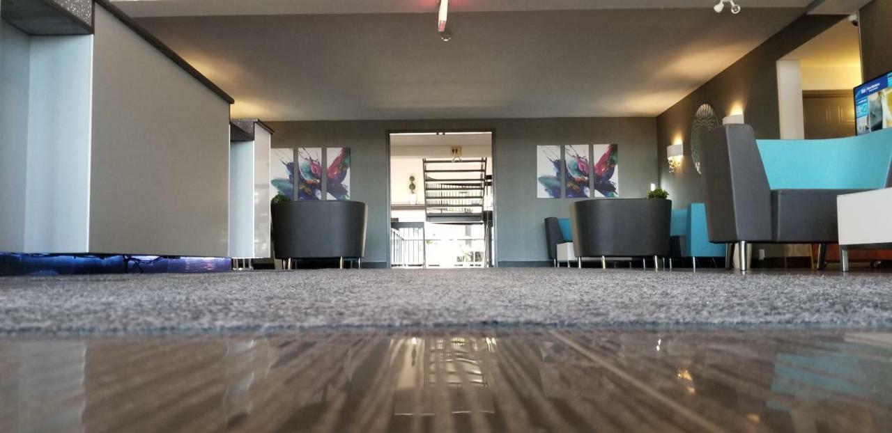 Best Western Laval-Montreal & Conference Centre Esterno foto