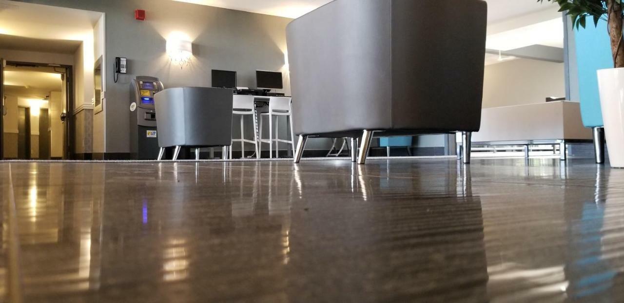 Best Western Laval-Montreal & Conference Centre Esterno foto